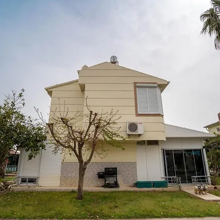 Villa Peaceful House With Garden And Shared Pool In Bogazkent,