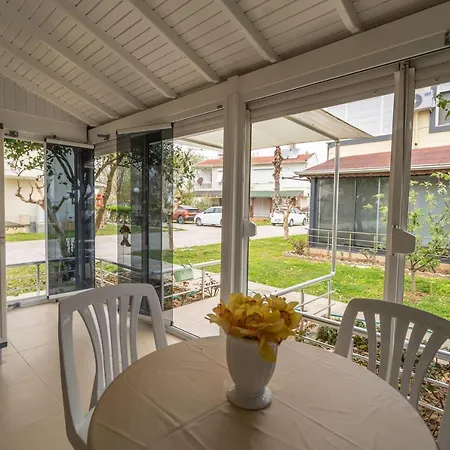 Peaceful House With Garden And Shared Pool In Bogazkent, Villa *
