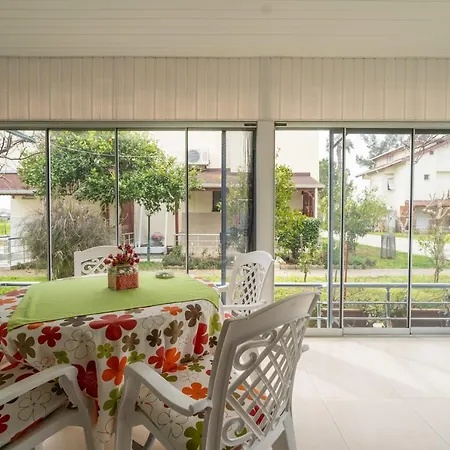 Peaceful House With Garden And Shared Pool In Bogazkent, Antalya